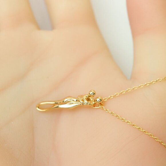 "Romantic Rose Gold Hug Pendant Necklace for Everyday Elegance, XPNL0199 - Picture 6 of 12